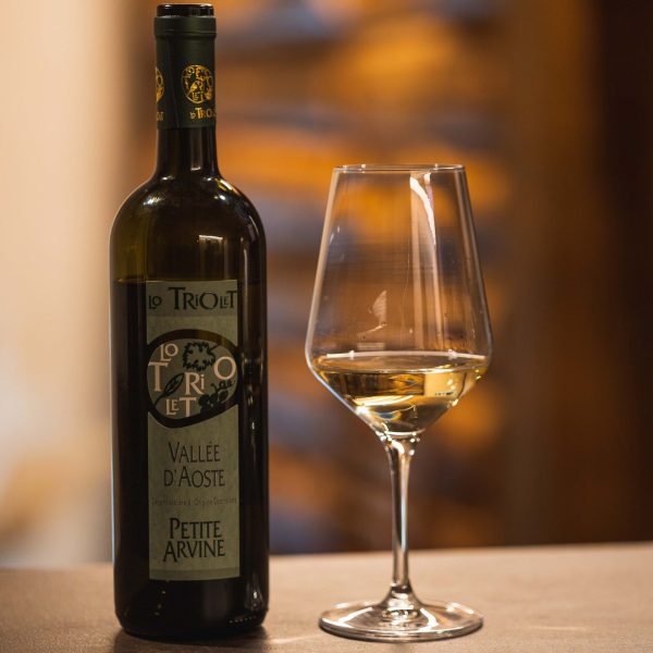 Petite Arvine DOC Valle d'Aosta Lo Triolet - Tascapan Calice e bicchiere