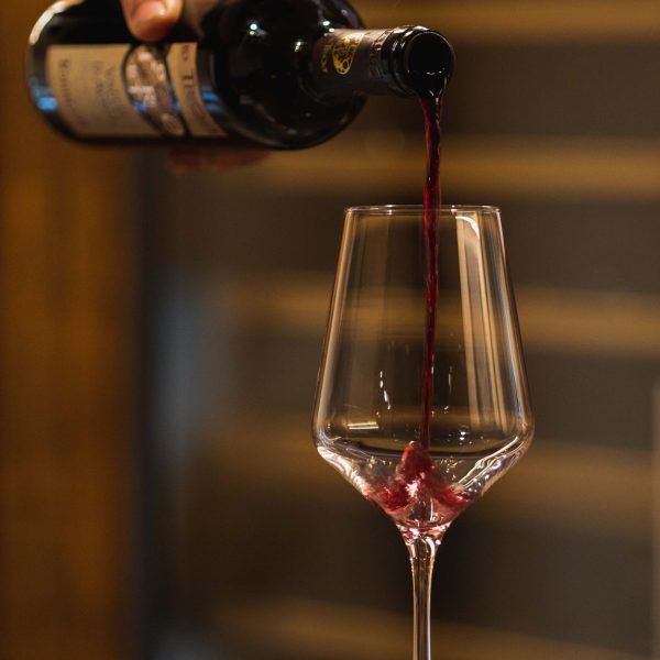 Torrette Vino Valle d'Aosta Lo Triolet - Tascapan vino nel calice