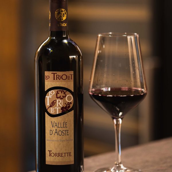 Torrette Vino Valle d'Aosta Lo Triolet - Tascapan vino e calice
