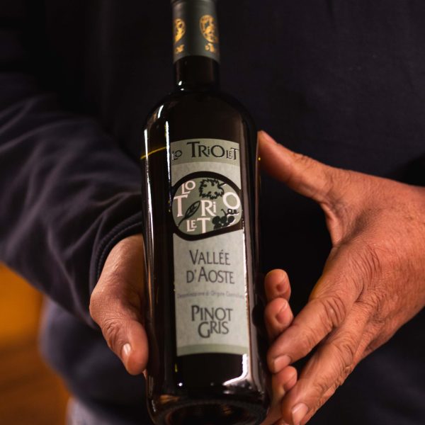 Pinot Gris DOC Valle d'Aosta Lo Triolet - Tascapan bottiglia in primo piano