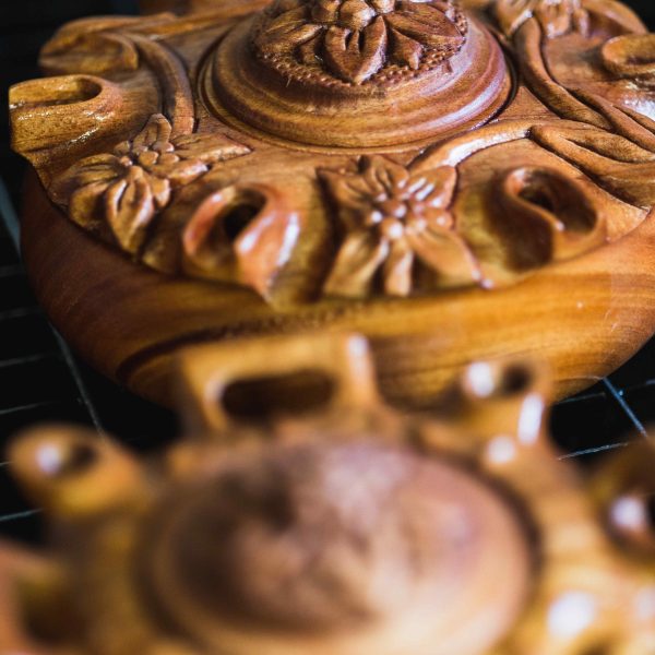 La Coppa dell'Amicizia in legno, tornita e decorata, un simbolo dell'artigianato in Valle d'Aosta