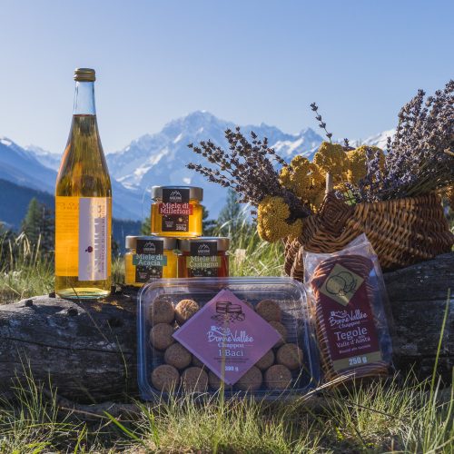La Mia Dolce Vallata: succo di mela, miele, baci di dama e tegole valdostane