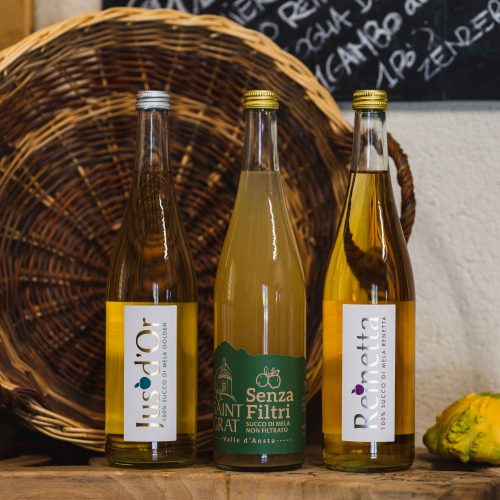 succhi di Mela jus d'or, reinetta e senza filtri valle d'aosta