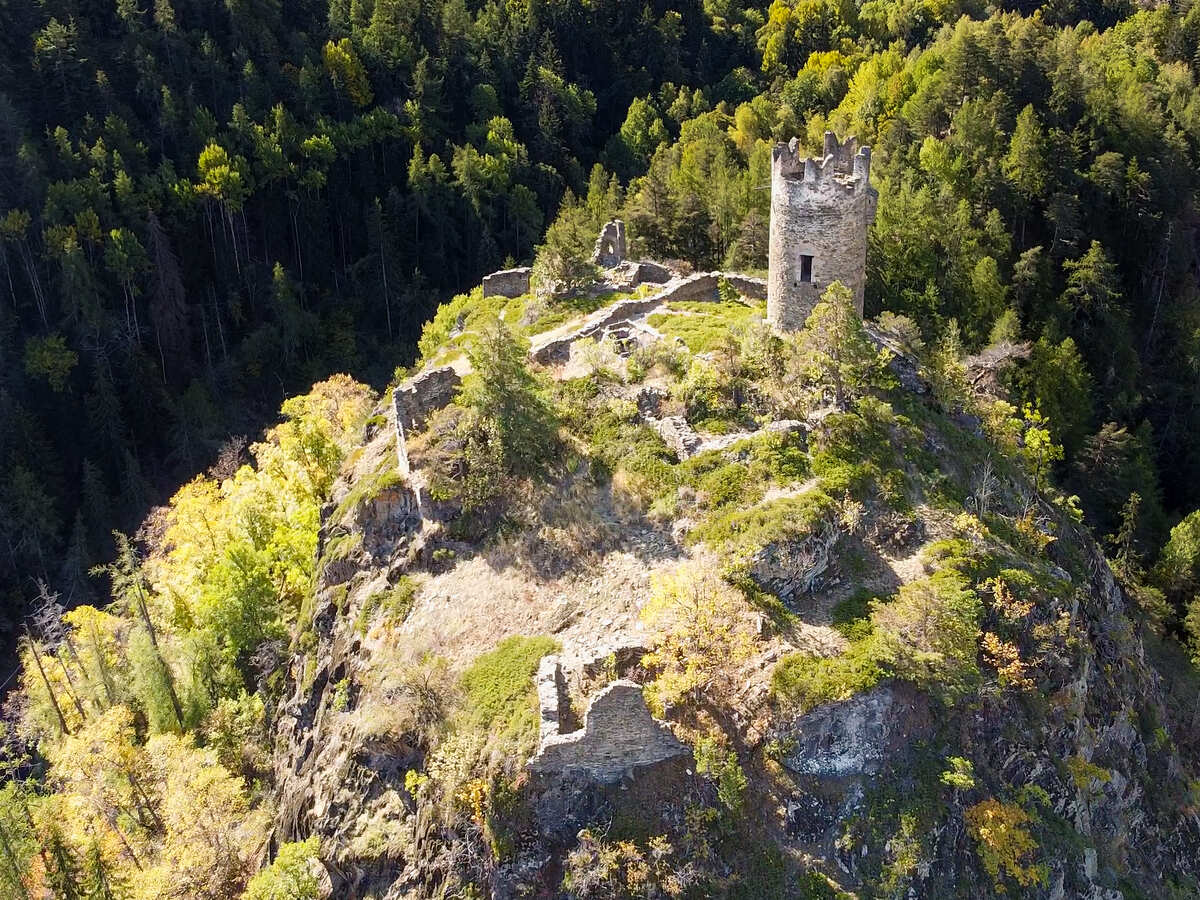 Arvier – Castello di Montmayeur- Foto di Andrea Cozza c4drone