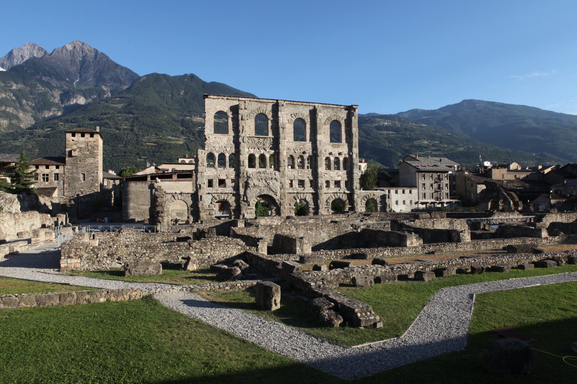 Aosta, Teatro romano