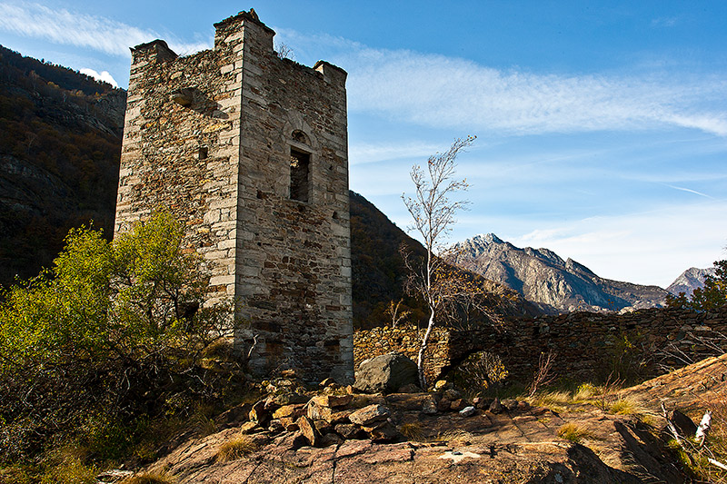 Torre_di_Pramotton,_Valle_d’Aosta